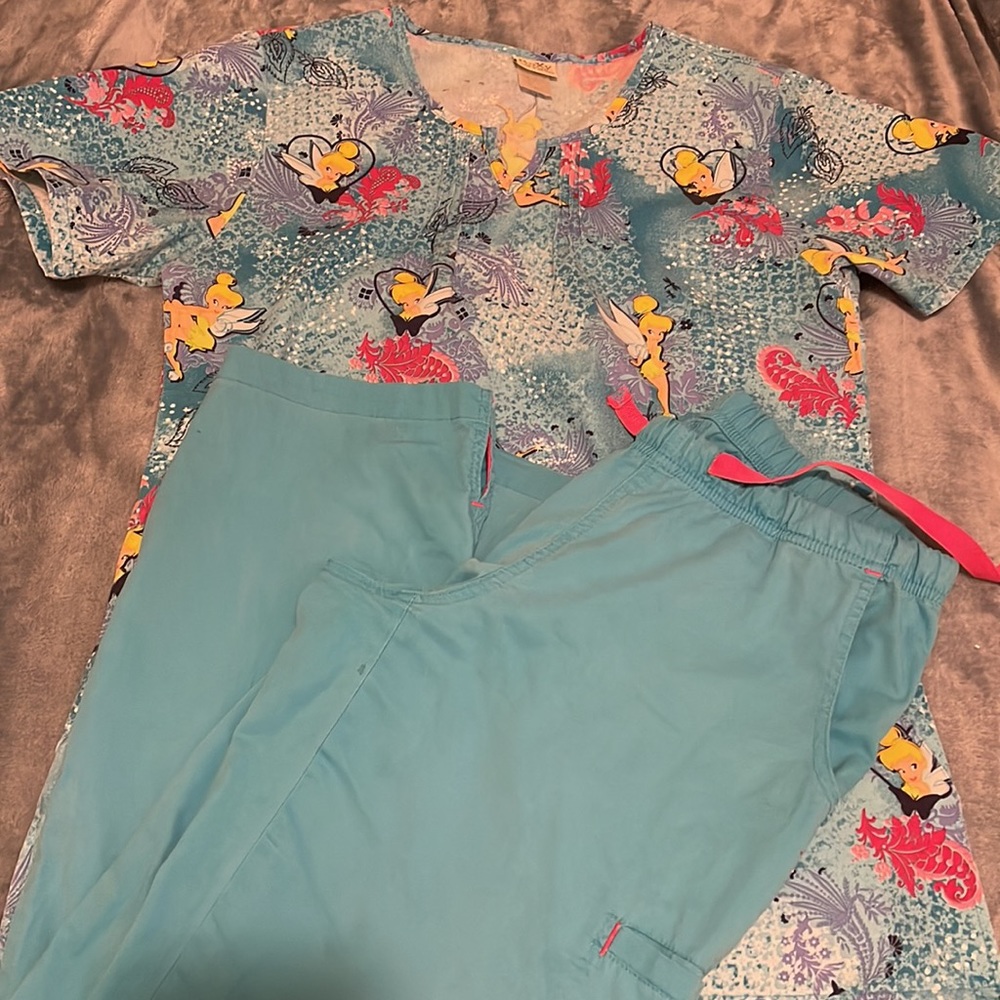 Womens scrubs